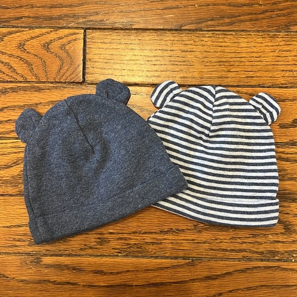 baby GAP First Favorites 2-Pack Striped / Solid Bear Hats Size 0-3 Months - Picture 2 of 6